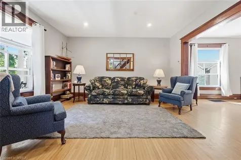 73 Grand River Street South Paris ON N3L 2B5