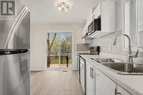 54 Meadowcroft Crescent Ottawa ON K1J 1H2