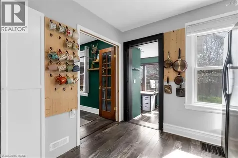 22 Cope Street Hamilton ON L8H 5A9