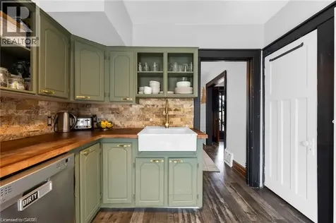 22 Cope Street Hamilton ON L8H 5A9