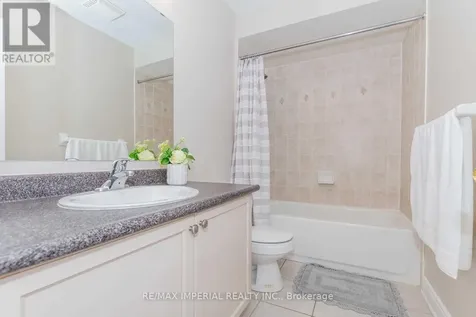 205 Conover Avenue Aurora ON L4G 7W1