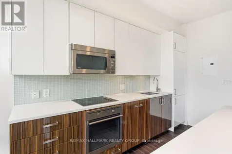 300 Lisgar Street Ottawa ON K2P 0E2