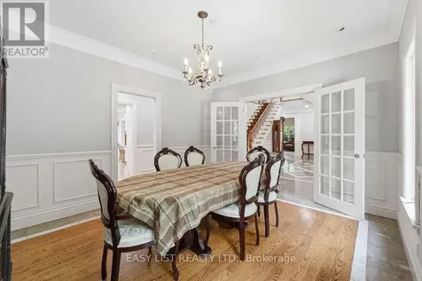 28 Marchbrook Circle Ottawa ON K2W 1A1