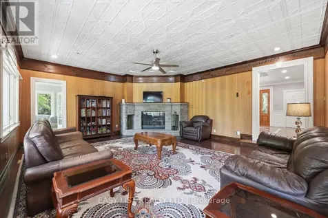 28 Marchbrook Circle Ottawa ON K2W 1A1