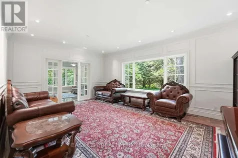 28 Marchbrook Circle Ottawa ON K2W 1A1