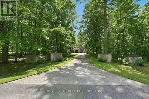 28 Marchbrook Circle Ottawa ON K2W 1A1