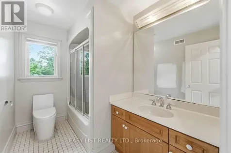 28 Marchbrook Circle Ottawa ON K2W 1A1