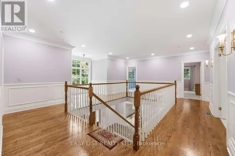 28 Marchbrook Circle Ottawa ON K2W 1A1