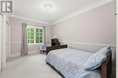 28 Marchbrook Circle Ottawa ON K2W 1A1