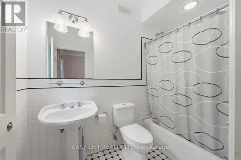 28 Marchbrook Circle Ottawa ON K2W 1A1