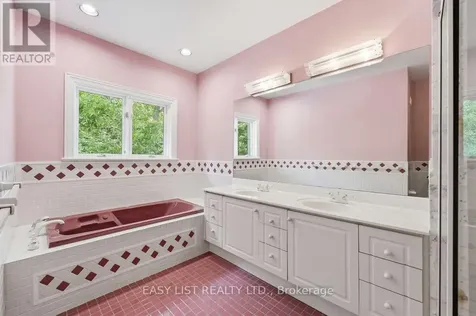 28 Marchbrook Circle Ottawa ON K2W 1A1