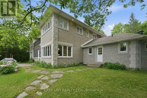 28 Marchbrook Circle Ottawa ON K2W 1A1