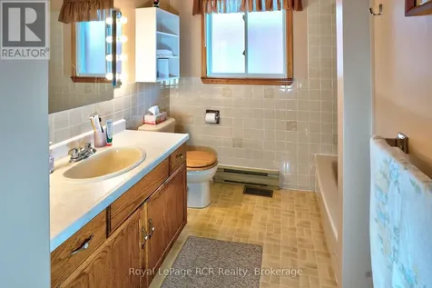 712 16th Street Hanover ON N4N 3M3