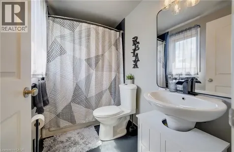 316 Ristau Place Kitchener ON N2E 3B2