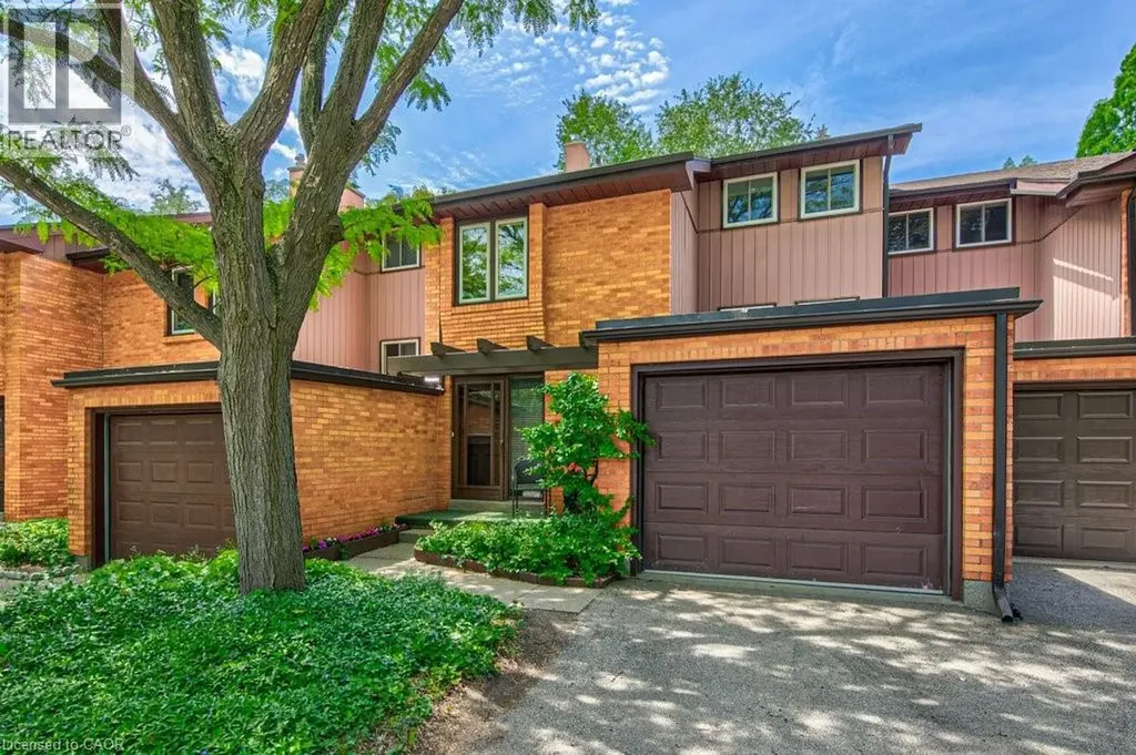 206 Candlewood Crescent Waterloo ON N2L 5Y9