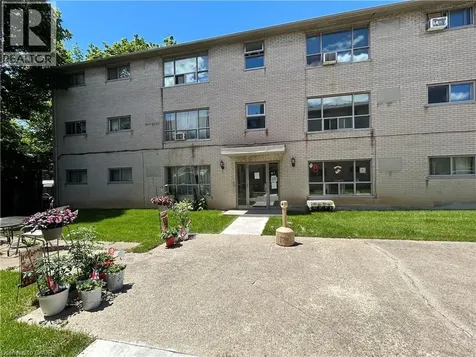 108 Creighton Road Dundas ON L9H 3C1