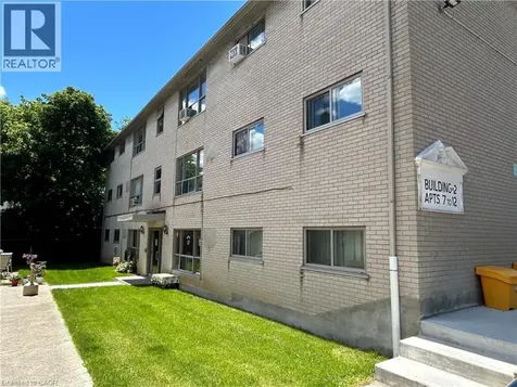 108 Creighton Road Dundas ON L9H 3C1