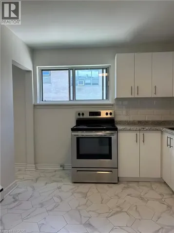 108 Creighton Road Dundas ON L9H 3C1