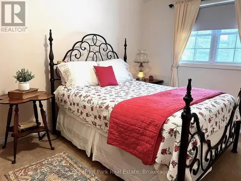 135 Christopher Avenue Wasaga Beach ON L9Z 1S4