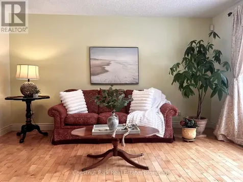 135 Christopher Avenue Wasaga Beach ON L9Z 1S4