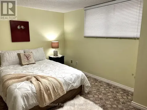 135 Christopher Avenue Wasaga Beach ON L9Z 1S4