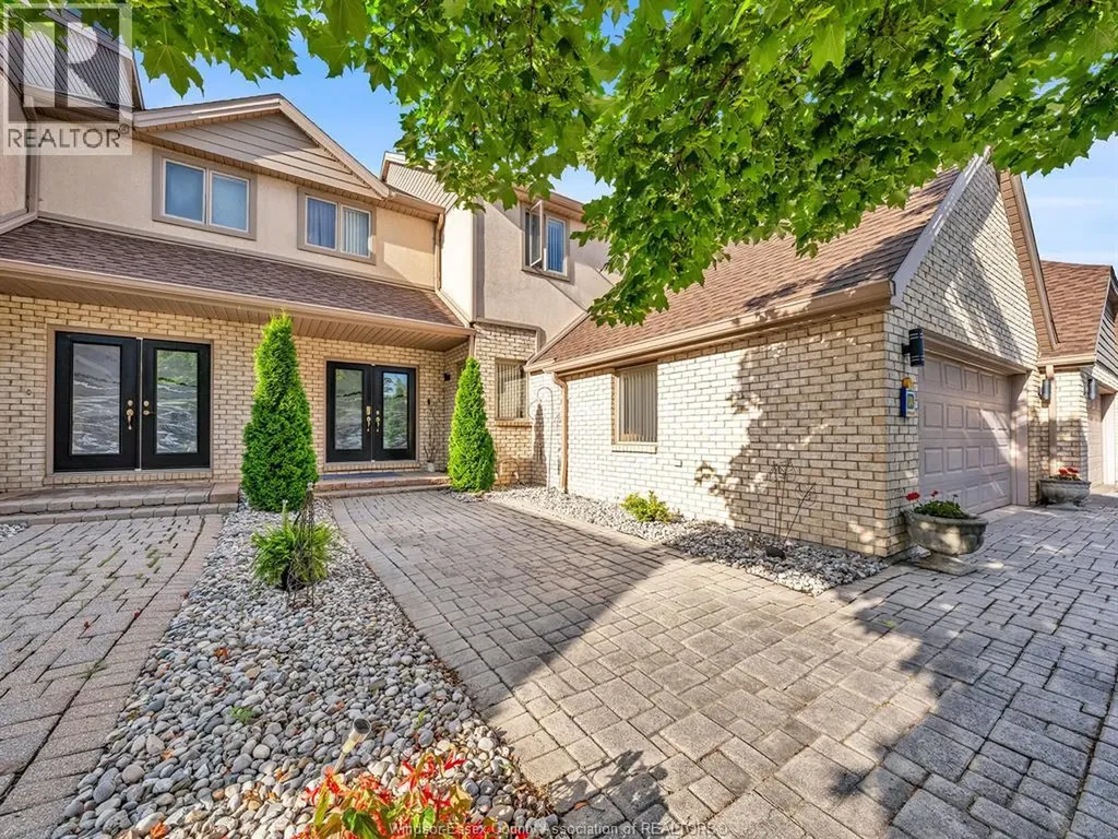174 Crystal Harbour Lasalle ON N9J 3M8