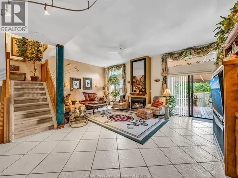 174 Crystal Harbour Lasalle ON N9J 3M8