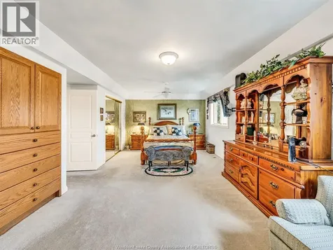 174 Crystal Harbour Lasalle ON N9J 3M8