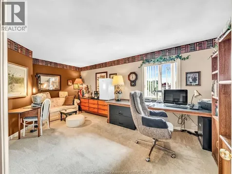 174 Crystal Harbour Lasalle ON N9J 3M8