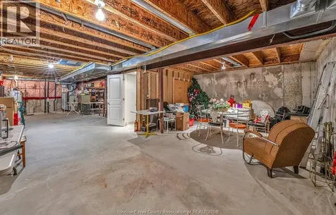 174 Crystal Harbour Lasalle ON N9J 3M8