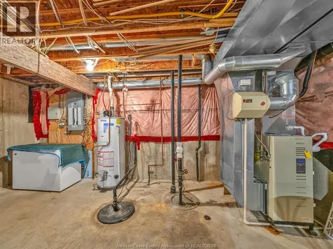 174 Crystal Harbour Lasalle ON N9J 3M8