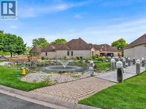 174 Crystal Harbour Lasalle ON N9J 3M8