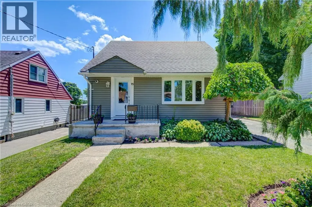 93 Stewart Avenue Cambridge ON N1R 2V1
