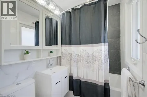 93 Stewart Avenue Cambridge ON N1R 2V1