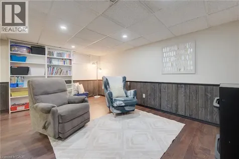 93 Stewart Avenue Cambridge ON N1R 2V1
