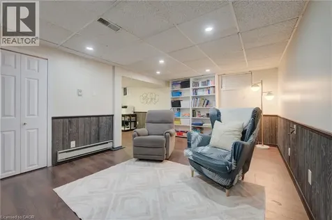 93 Stewart Avenue Cambridge ON N1R 2V1
