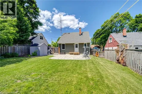 93 Stewart Avenue Cambridge ON N1R 2V1