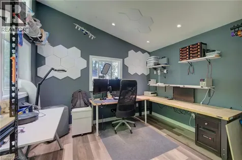 93 Stewart Avenue Cambridge ON N1R 2V1