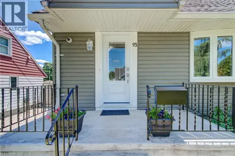 93 Stewart Avenue Cambridge ON N1R 2V1
