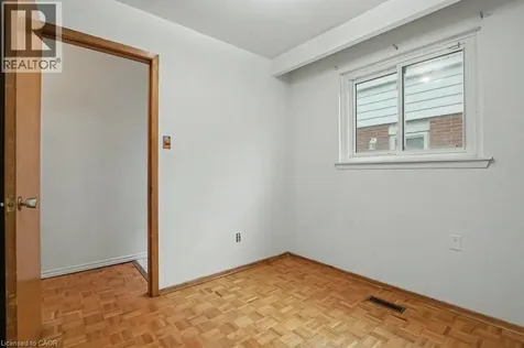 396 Pinemeadow Avenue Mississauga ON L5B 2J9