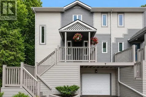 817 High Street East Ottawa ON K2B 6C3