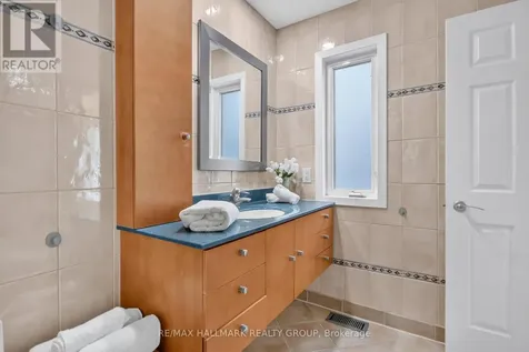 817 High Street East Ottawa ON K2B 6C3