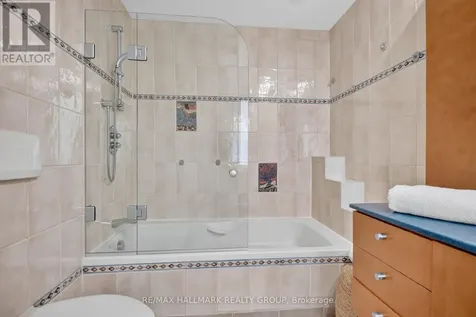 817 High Street East Ottawa ON K2B 6C3