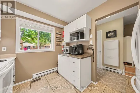3194 Olympic Way Ottawa ON K1T 1Z1