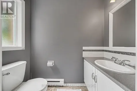 3194 Olympic Way Ottawa ON K1T 1Z1