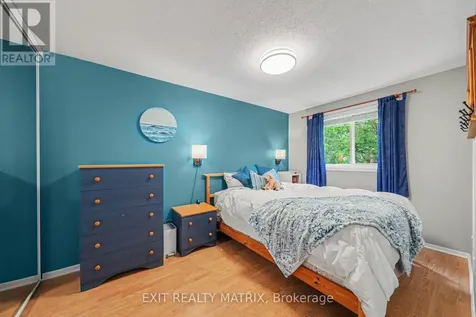 3194 Olympic Way Ottawa ON K1T 1Z1