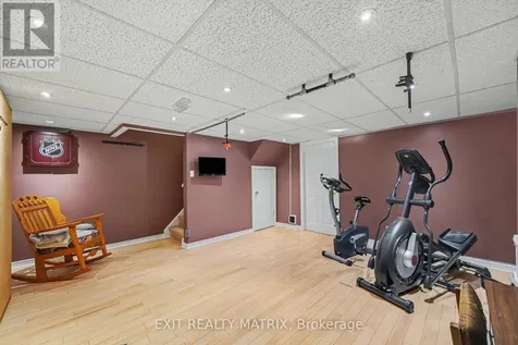 3194 Olympic Way Ottawa ON K1T 1Z1