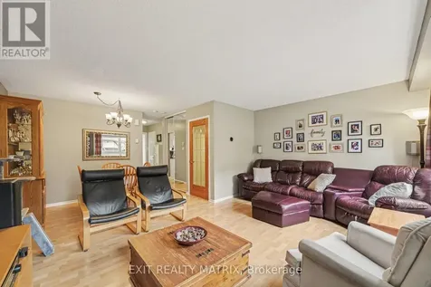 3194 Olympic Way Ottawa ON K1T 1Z1