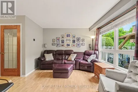 3194 Olympic Way Ottawa ON K1T 1Z1