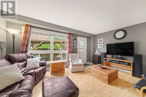 3194 Olympic Way Ottawa ON K1T 1Z1
